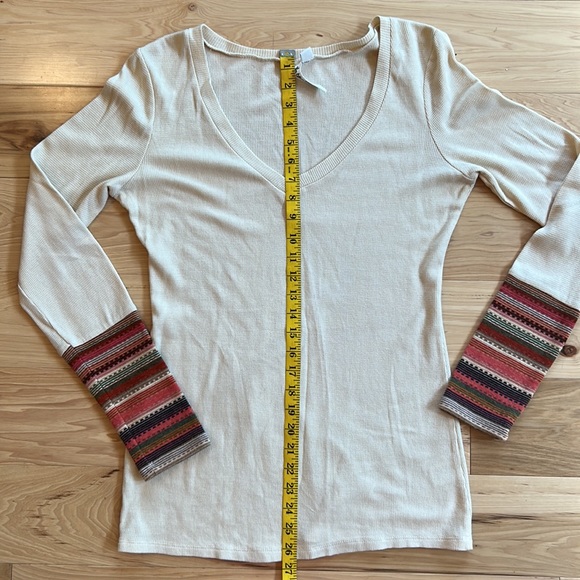 Others Follow Long Sleeve Thermal Style Top | Large - Picture 4 of 6